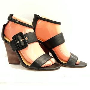 Cute Vince Camuto black, block heel, sandals